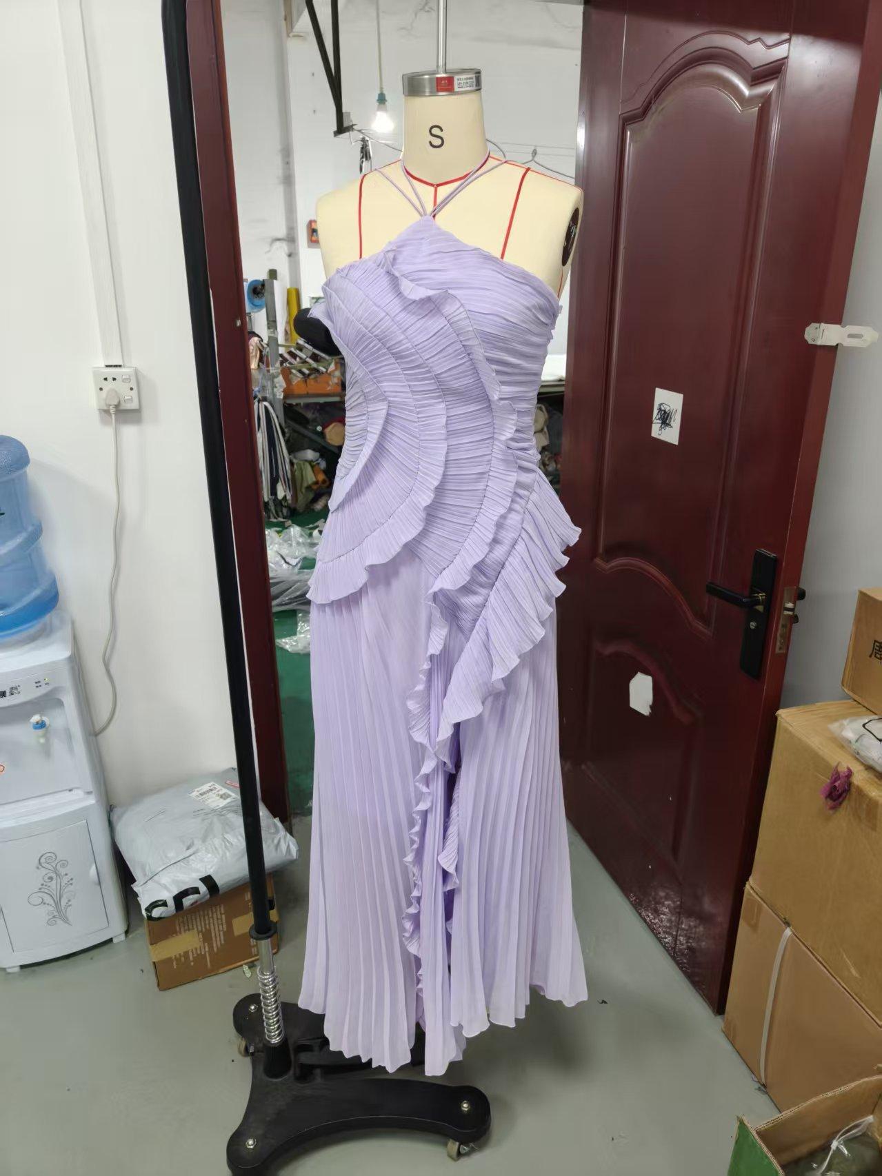 European and American Women's Fashion 2025 Summer Pleated Halter Neck Sexy Strapless Backless Dress