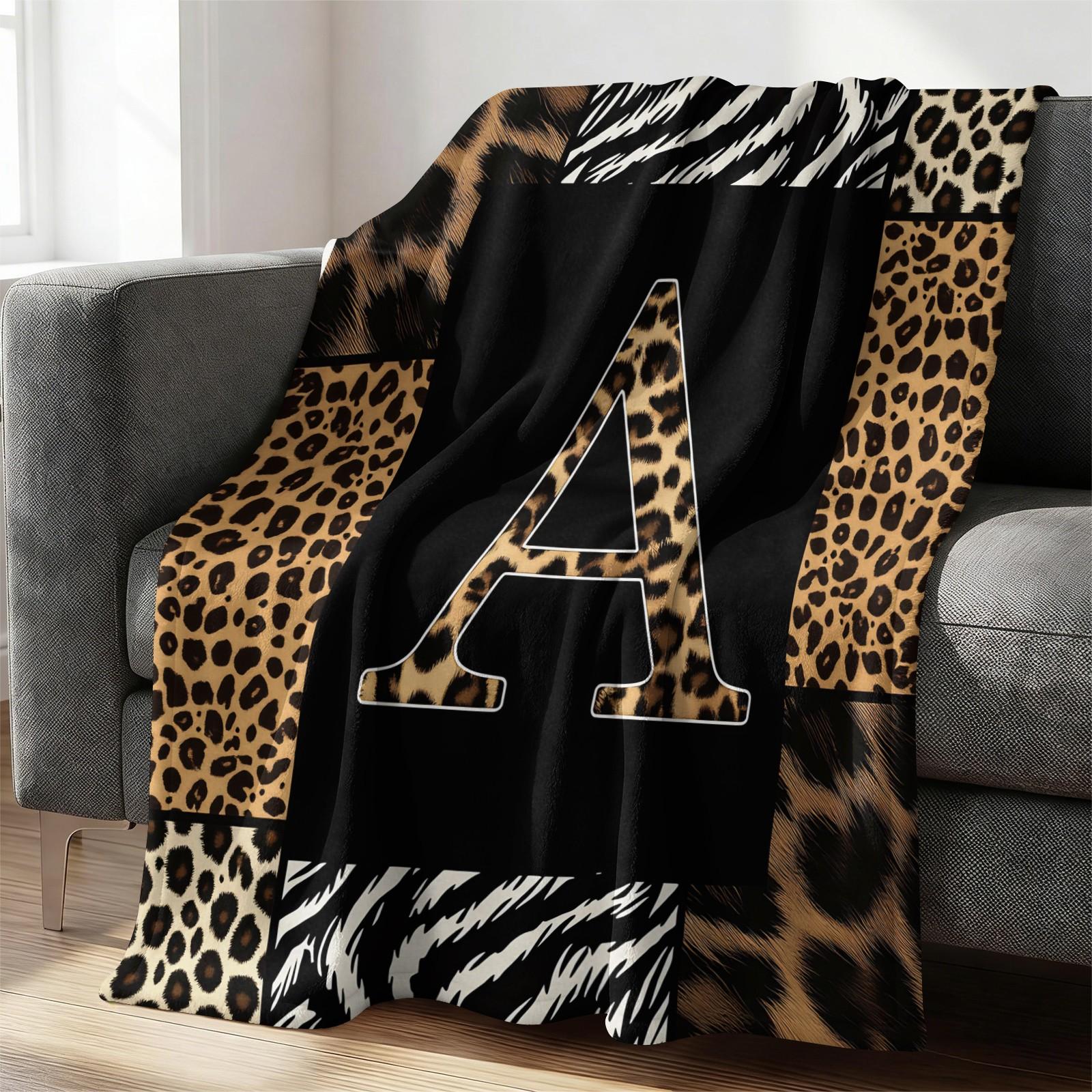 26 Letters Leopard Print Flannel Blanket, Soft & Comfortable, Warm & Breathable, Perfect for Couch Bed Recliner, Stylish Alphabet Printed Flannel Throw, Suitable for Bedroom Living Room Dorm, All-Season Cozy Gift Blanket
