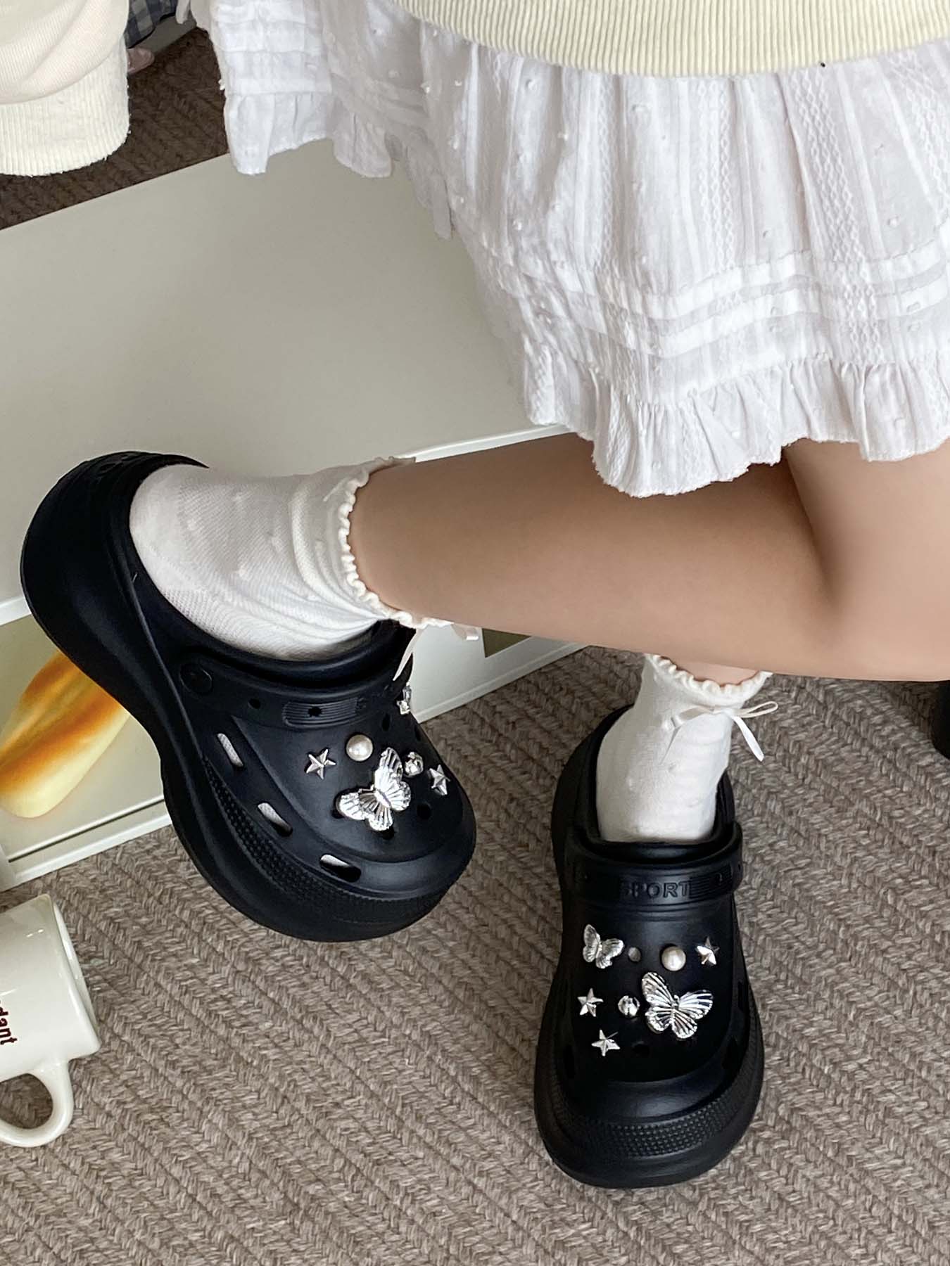 2026 New Fashion Versatile Holey Shoes for Women, Eva Comfortable Breathable Thick Sole, Simple Casual Beach Sandals, Outdoor Garden Shoes, Slipper, Slippers Shoes