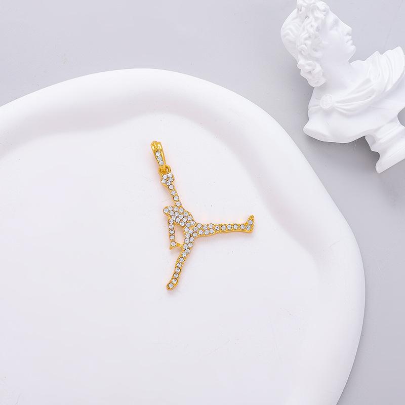 European and American hip-hop personalized portrait pendant with a sporty style, paired with a 3mm twisted chain necklace, men's slam-dunk pendant, vintage accessory