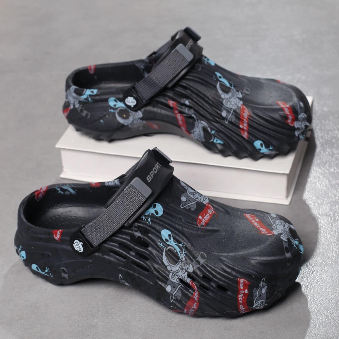 Men's Cave Shoes 2026 New Summer Outdoor Beach Shoes Sports Baotou Slippers Soft Sole Comfortable Wade Sandals