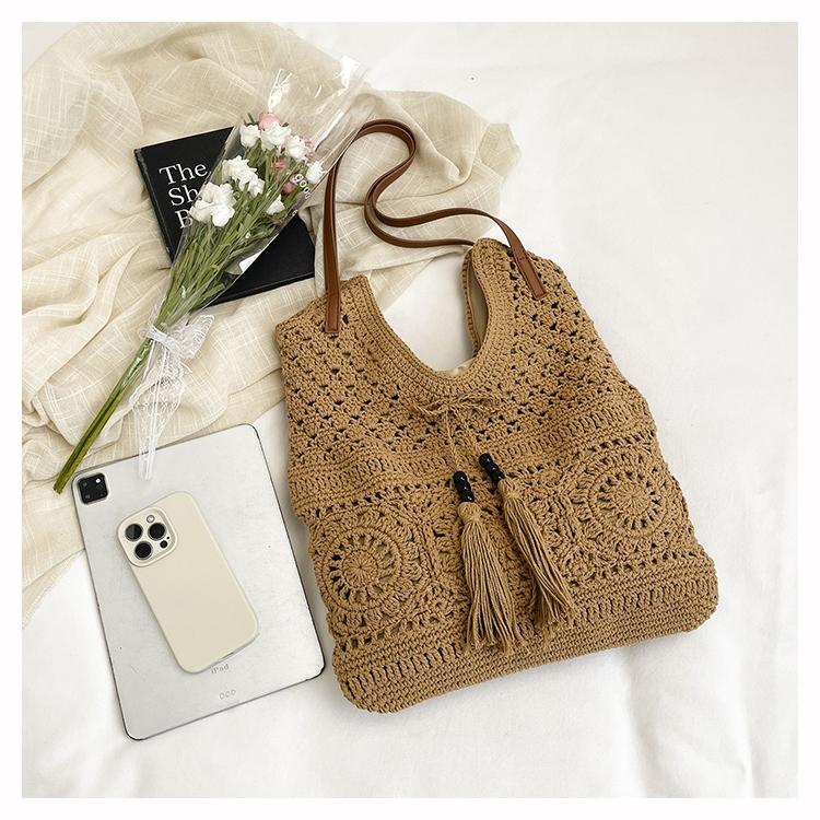 Women's Bohemian Straw Bag, Summer Beach Resort Shoulder Tote, Large Capacity, Hollow Out Design, Fringe Detail, French Style, Commute Friendly