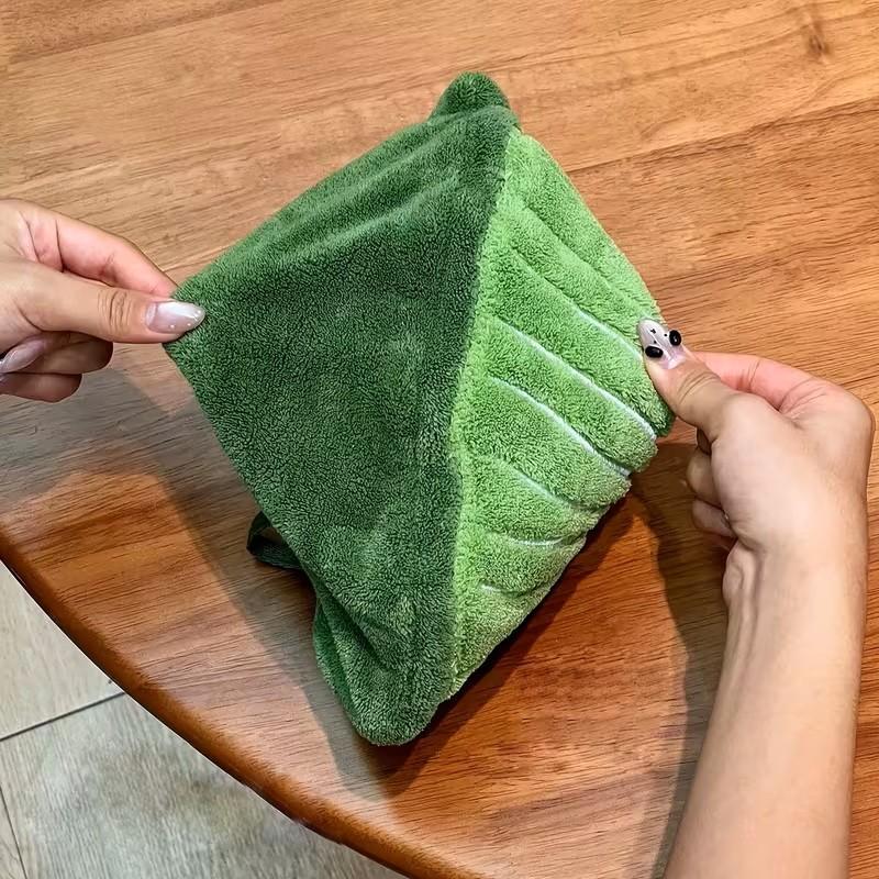 2-Piece Creative Coral Fleece Leaf Hand Towels with Hanging Design, Highly Absorbent and Versatile Towel, Super Absorbent Towel for Bathroom Kitchen and Dining Use