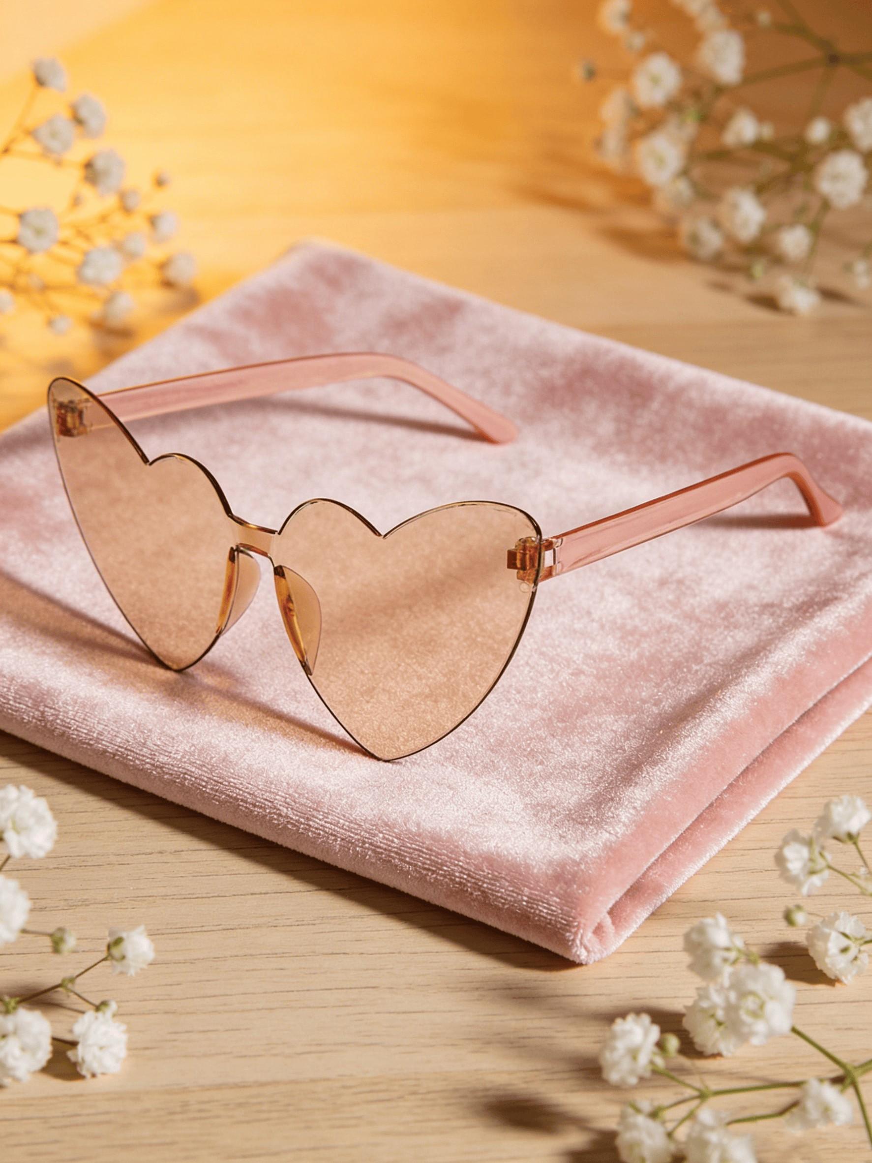 Women's Heart-Shaped Fashion Glasses, Colorful Valentine's Day Sunglasses, Perfect for Beach, Travel, Daily Wear, Elegant Style
