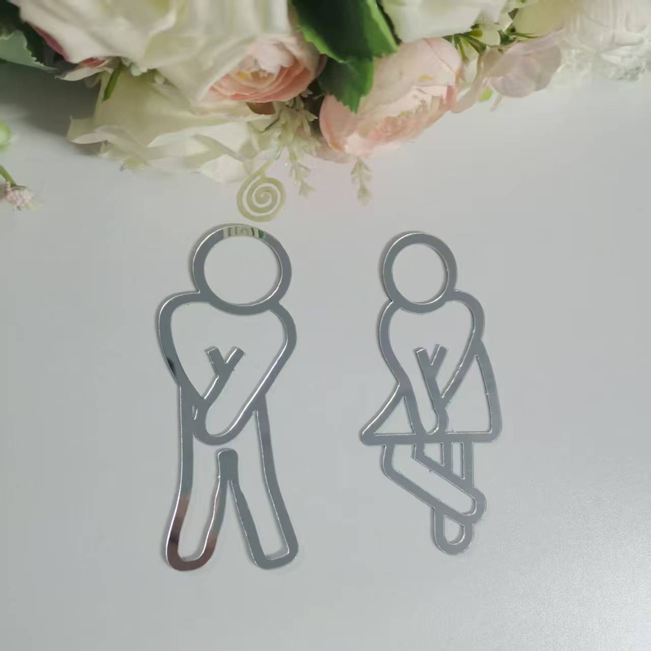 Interesting bathroom signs, minimalist style male and female restroom door decorations, hollow acrylic toilet wall stickers, fun gender indicators suitable for home, restaurants, shops, and public restrooms