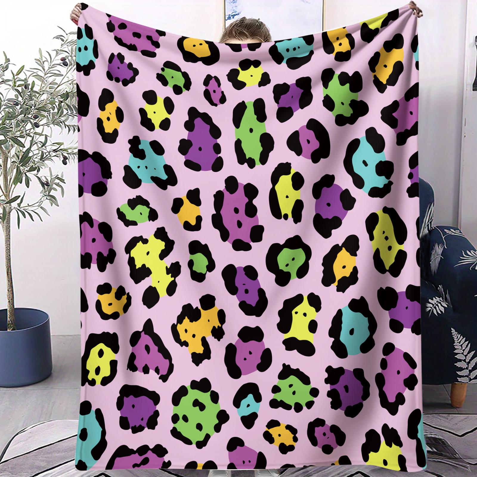 Retro Light Luxury Leopard Print Flannel Blanket, Soft and Fluffy, Warm and Breathable, Suitable for Fashionable Young Women for Home, Office and Travel Use, An Ideal Gift for Relatives and Friends