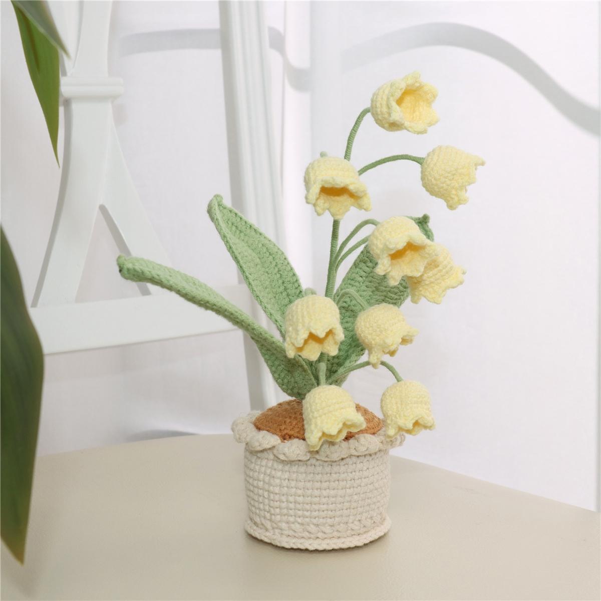 Cute Handmade Knitted Crochet Lily of the Valley Potted Décor, 1-Count Desktop and Home Decoration for Living Room and Bedroom, Perfect Holiday and Birthday Surprise Gift