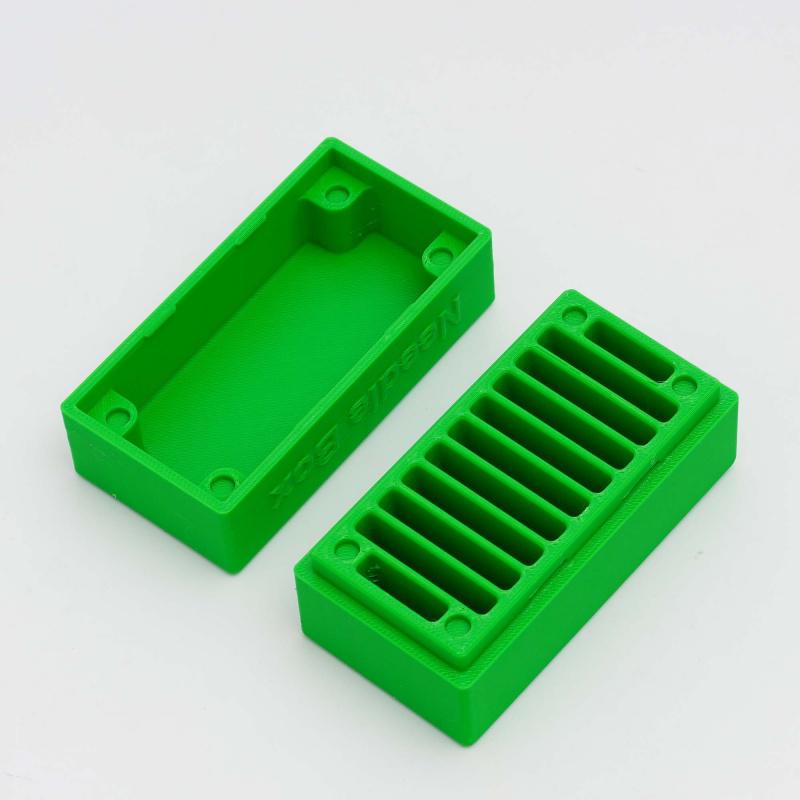 1pc Sewing Machine Needle Storage Case - Practical Organizer for Home Sewing Enthusiasts & Travelers, with 9 Dedicated Needle Slots + 2 Foam Insert Safety Compartments, Perfect for Sewing Conventions/Guild Meetings/Sewing Retreats, Ideal Halloween & Chris