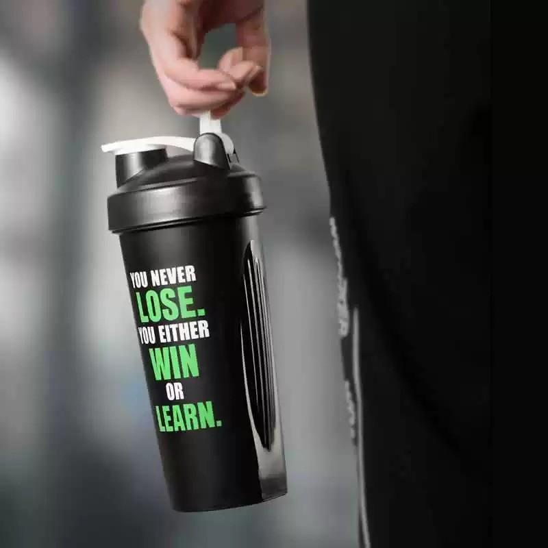 600ML Protein Shaker Cup with Stainless Steel Stirrer, BPA-Free, Ideal for Smoothies and Sports Drinks, Perfect Gift for Loved Ones