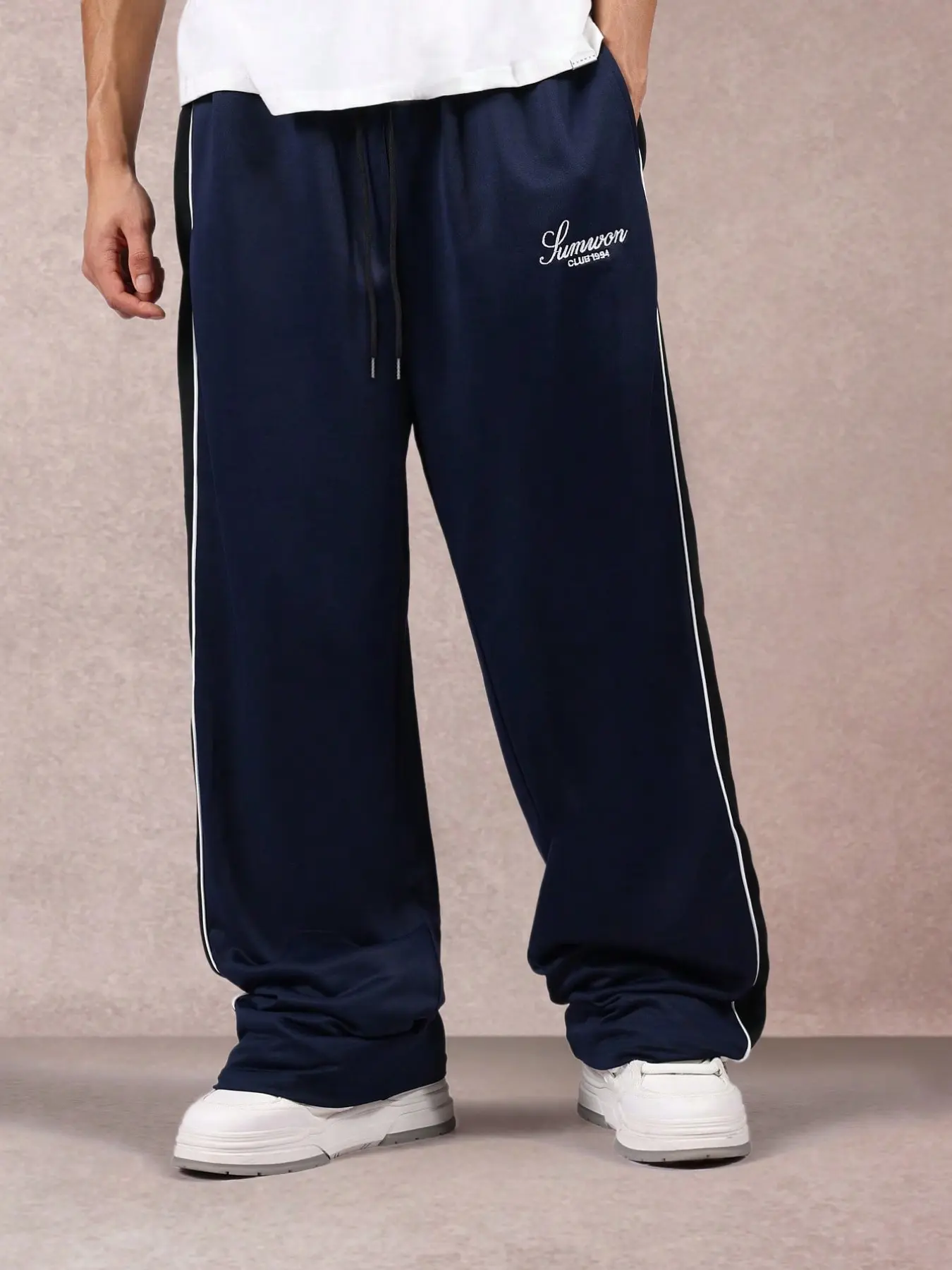 Men's Vintage Side-Stripe Wide-Leg Sweatpants, Letter Embroidery Drawstring, Loose-Fit Streetwear Trousers, All Seasons Comfort