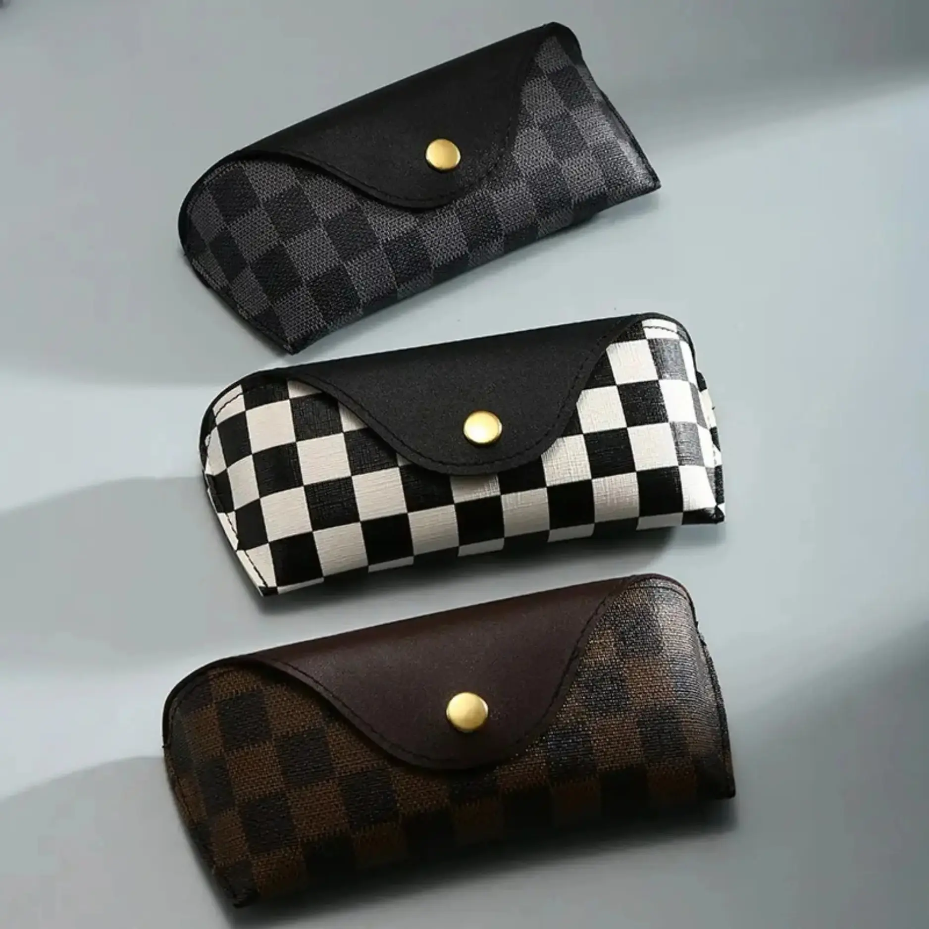 Women's Plaid Leather Sunglasses Case - Slim, Casual, Unisex, Lightweight U-Shaped Eyewear Storage with Scratch-Proof Fabric for Daily Travel, Road Trips