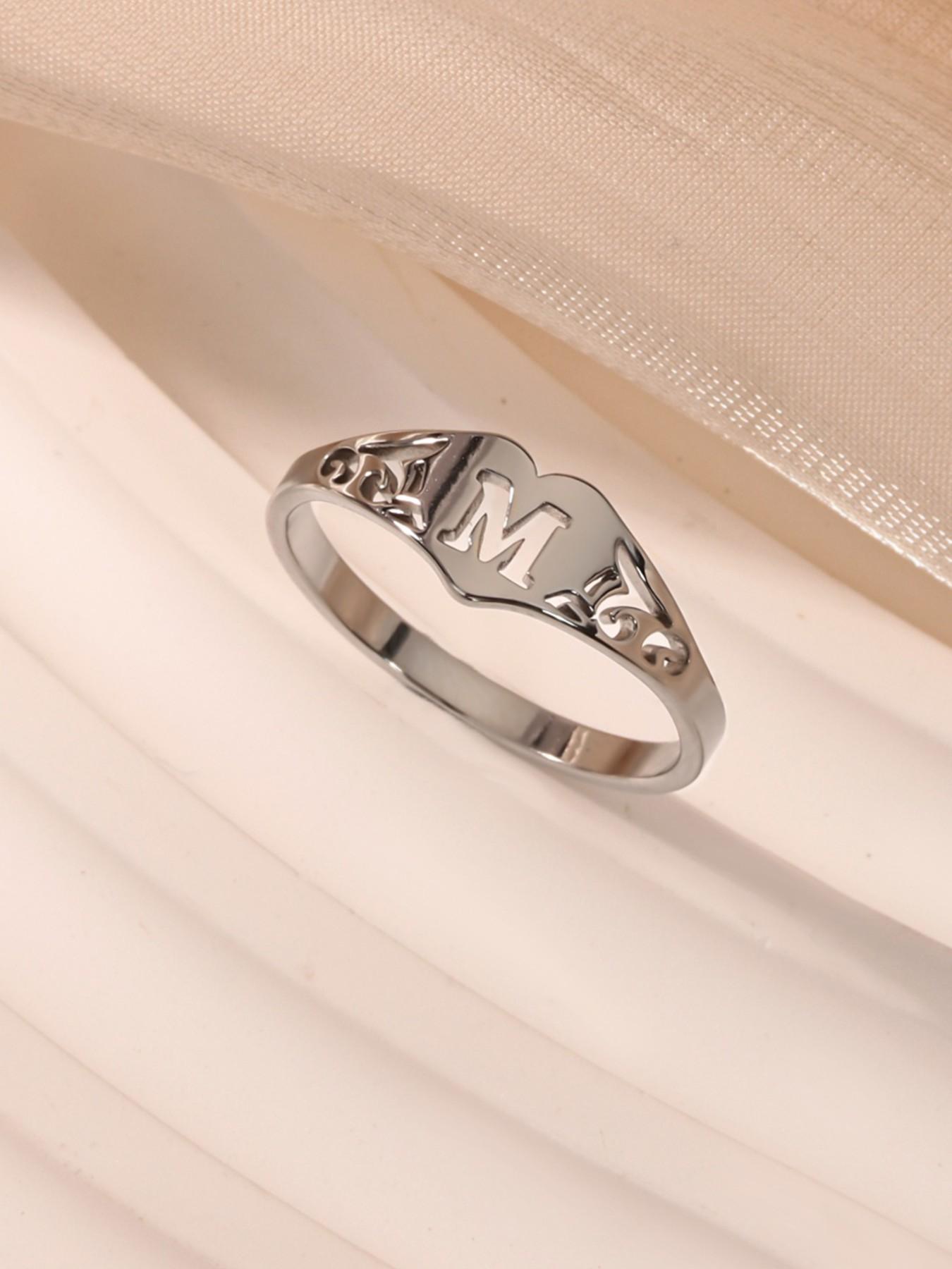1 Pcs Hollow Initials Heart Rins for Women Stainless Steel Initial Letter Ring Aesthetic Fashion Waterproof Jewelry,Perfect Gifts for Birthday,Party,Wedding,Anniversary,Mother's Day,Vacation,Daily