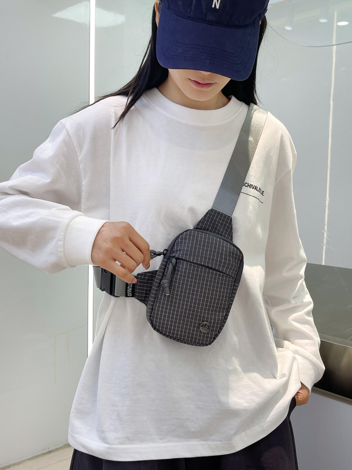 New Trendy Fashion Unique Design High-End Texture All-Season Outdoor Commute Versatile Travel Personality Casual Plaid Small Bag, Lightweight Unisex Multifunctional Shoulder Crossbody Bag