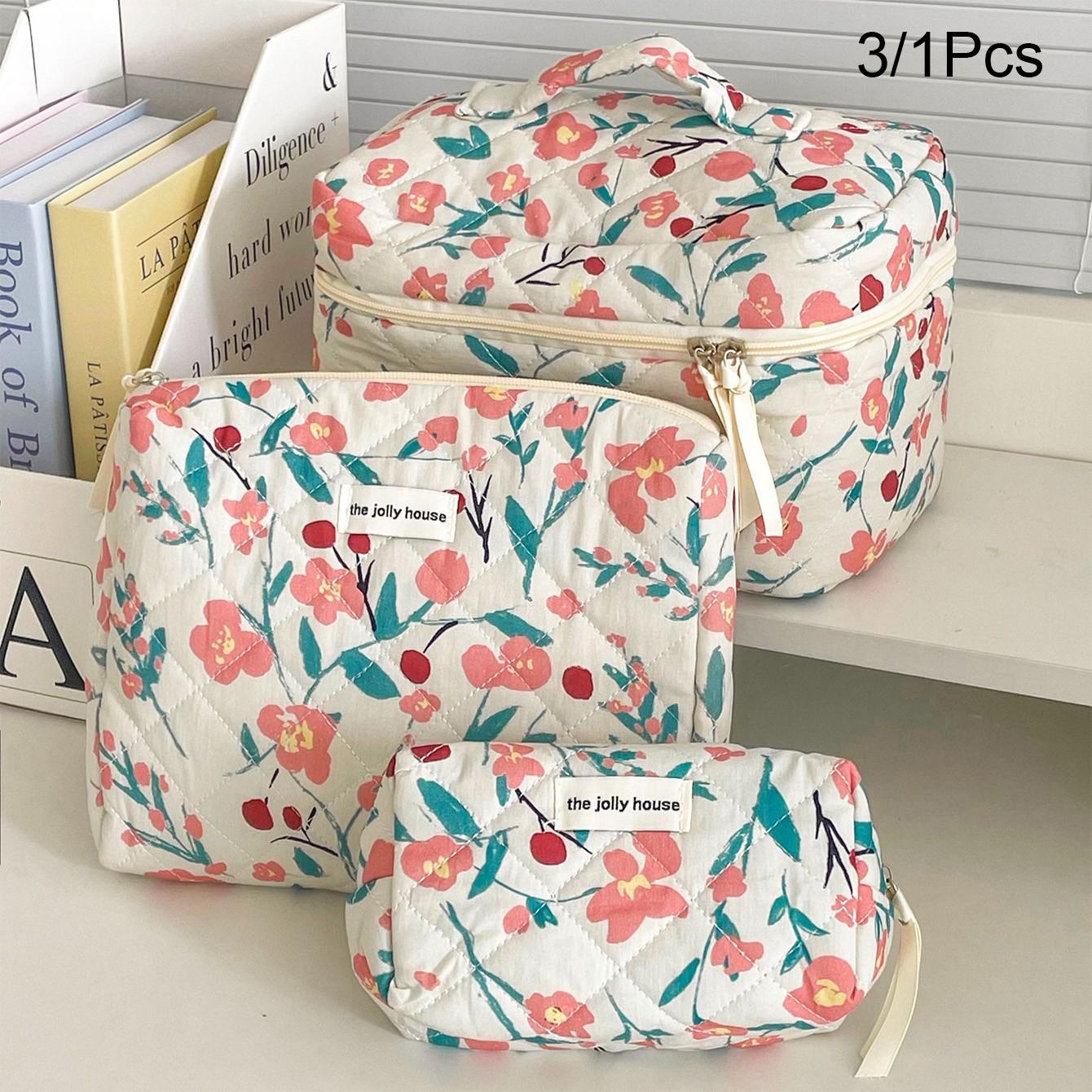 3/1 Pcs Quilted Travel Makeup Bag, Large Capacity Fluffy Cosmetic Bag, Washable Floral Pattern, Portable, Ideal for Women/girls Travel Gifts