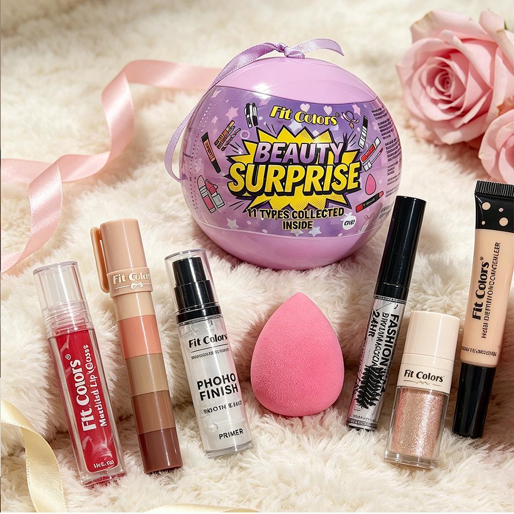 11-piece all-in-one makeup set for lazy users. Complete base, eye and lip makeup. Easy for beginners. Great for daily use, travel and gifting