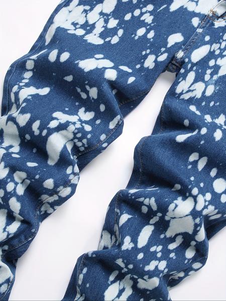 Men's Fashion Casual Splash Ink Slim-Fit Jeans, Slim-Fit Street Style Jeans. The fabric is comfortable, featuring a mid-rise button closure (belt not included), suitable for men's daily wear.