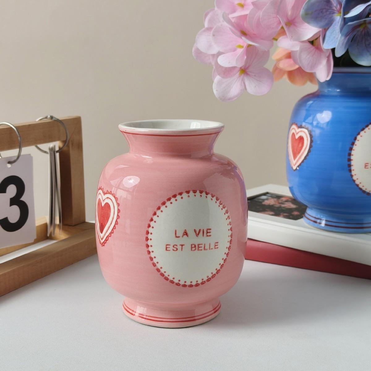 Hand-Painted Irregular Ceramic Vase, Heart Pattern, Home Decor Ornament, Small Flower Vase for Living Room, Unique Gift Idea