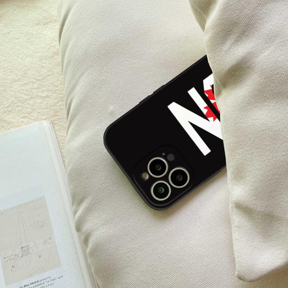 Red Maple Leaf DSQUARED2 Phone Case FOR IPhone 17 air 16 15 14 13 11 12 Pro 15 Plus 16 Pro MAX Samsung Galaxy S25 Ultra S24 S23 Black Covers