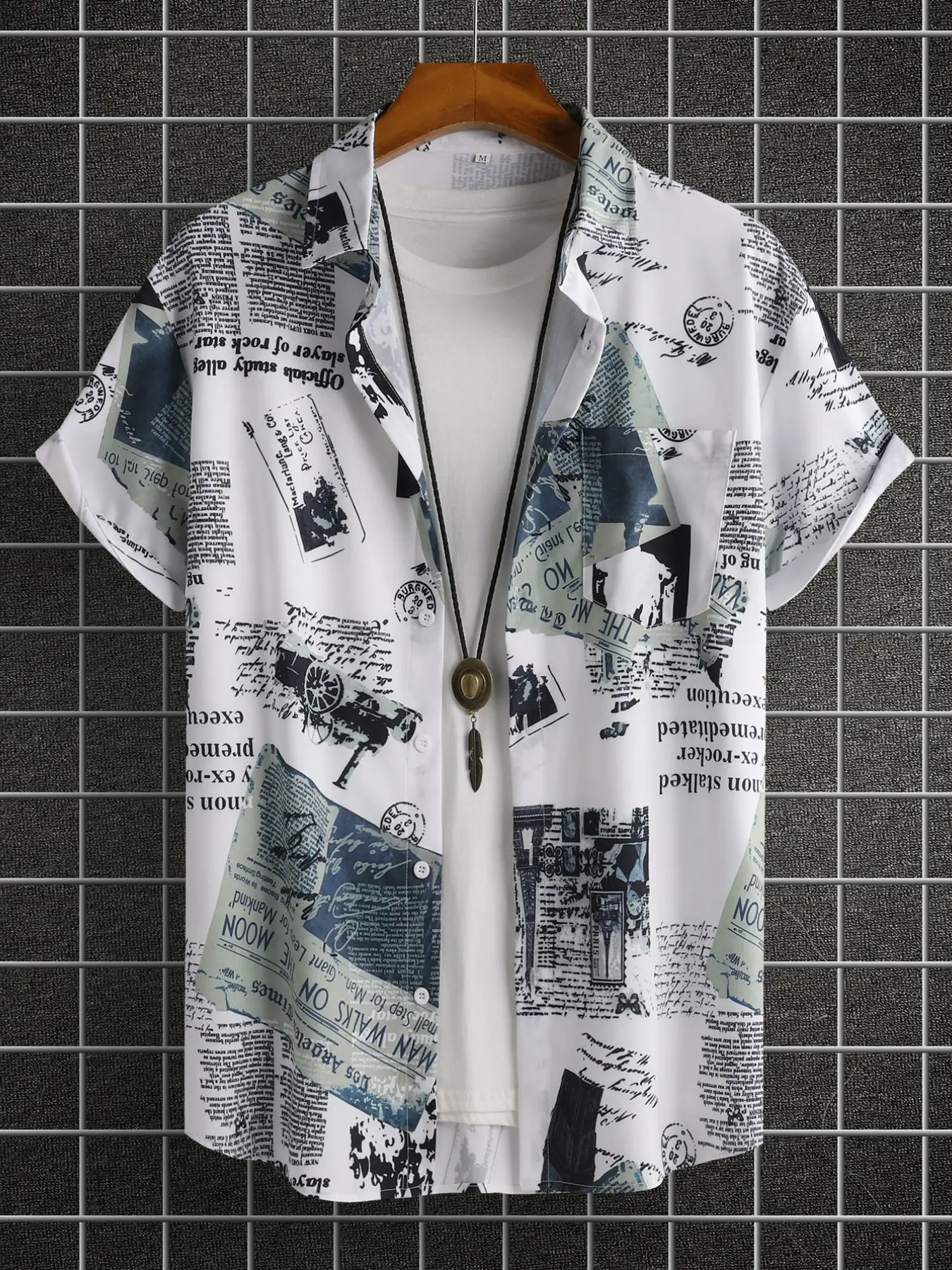 Men's Casual Fashion Short Sleeve Shirt, Newspaper Print, Perfect for Summer Beach Outing, Comfortable Breathable Fabric, Versatile Style