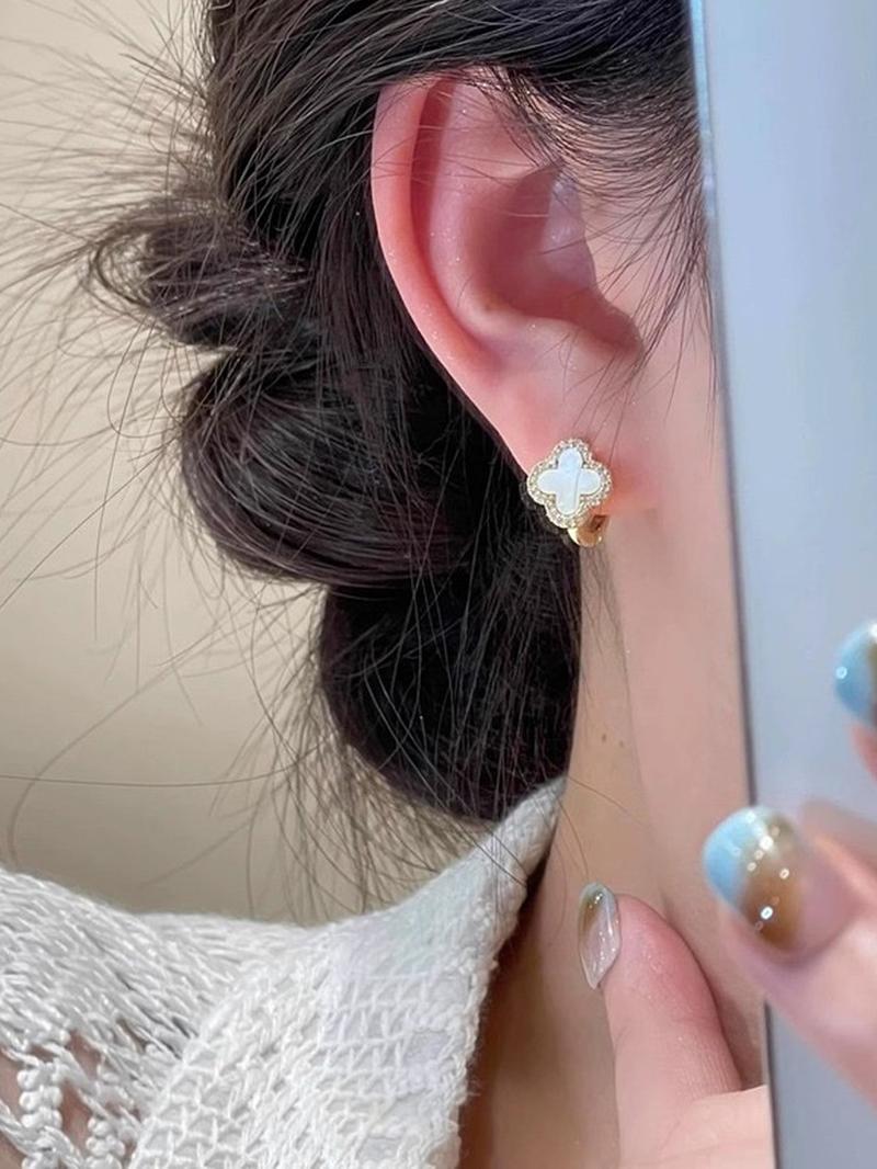 Elegant French Vintage Copper Earrings Set, Zirconia Embellished Clover Design, Fashionable Women's Jewelry, Versatile Flower Pattern, Hoop Earrings