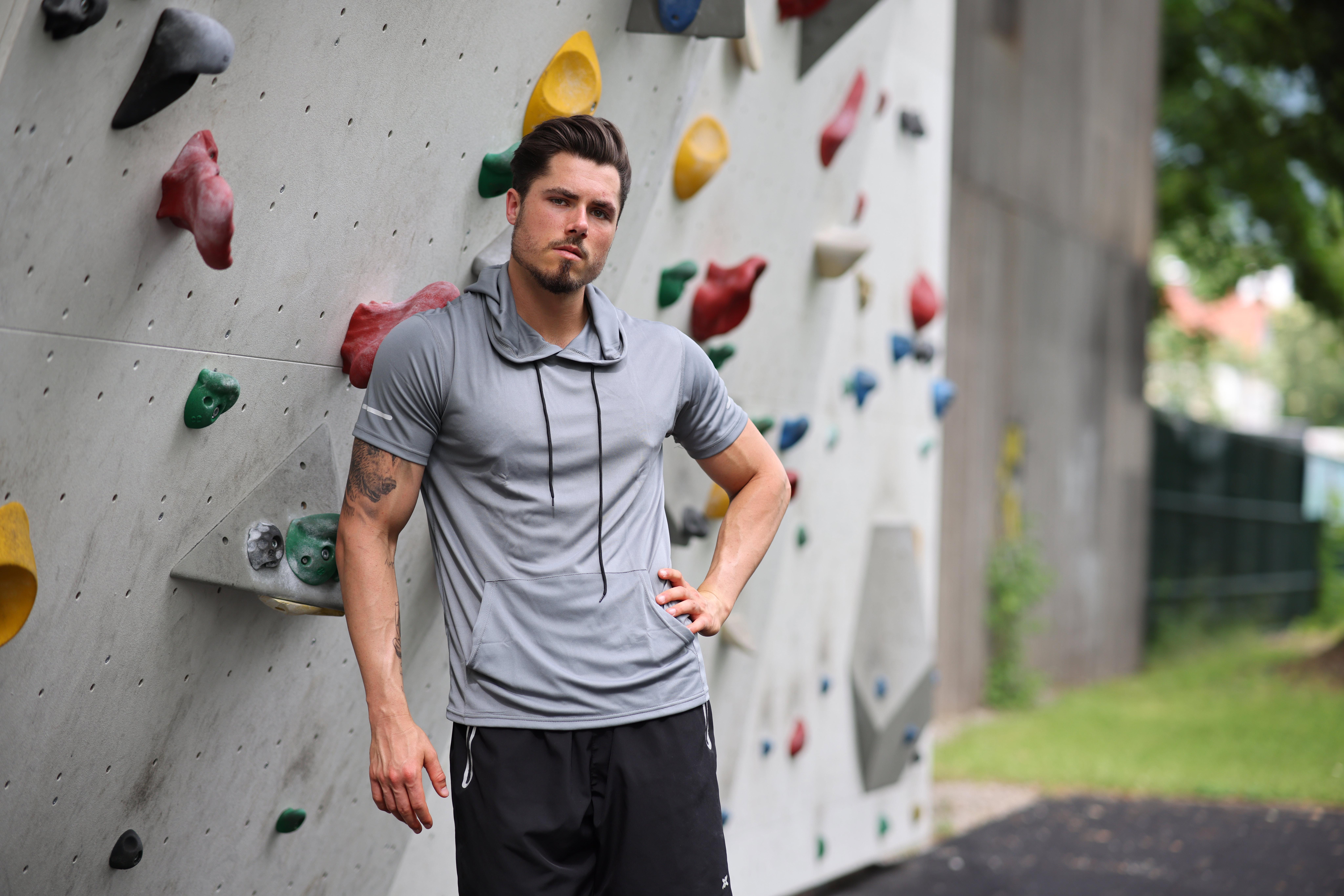 【Purchase One Size Large】 Men's 3 Pack Fashion Athletic Hoodies Shirts Sportswear Moisture Wicking Mesh T-Shirts Workout Summer Hoodies For Men