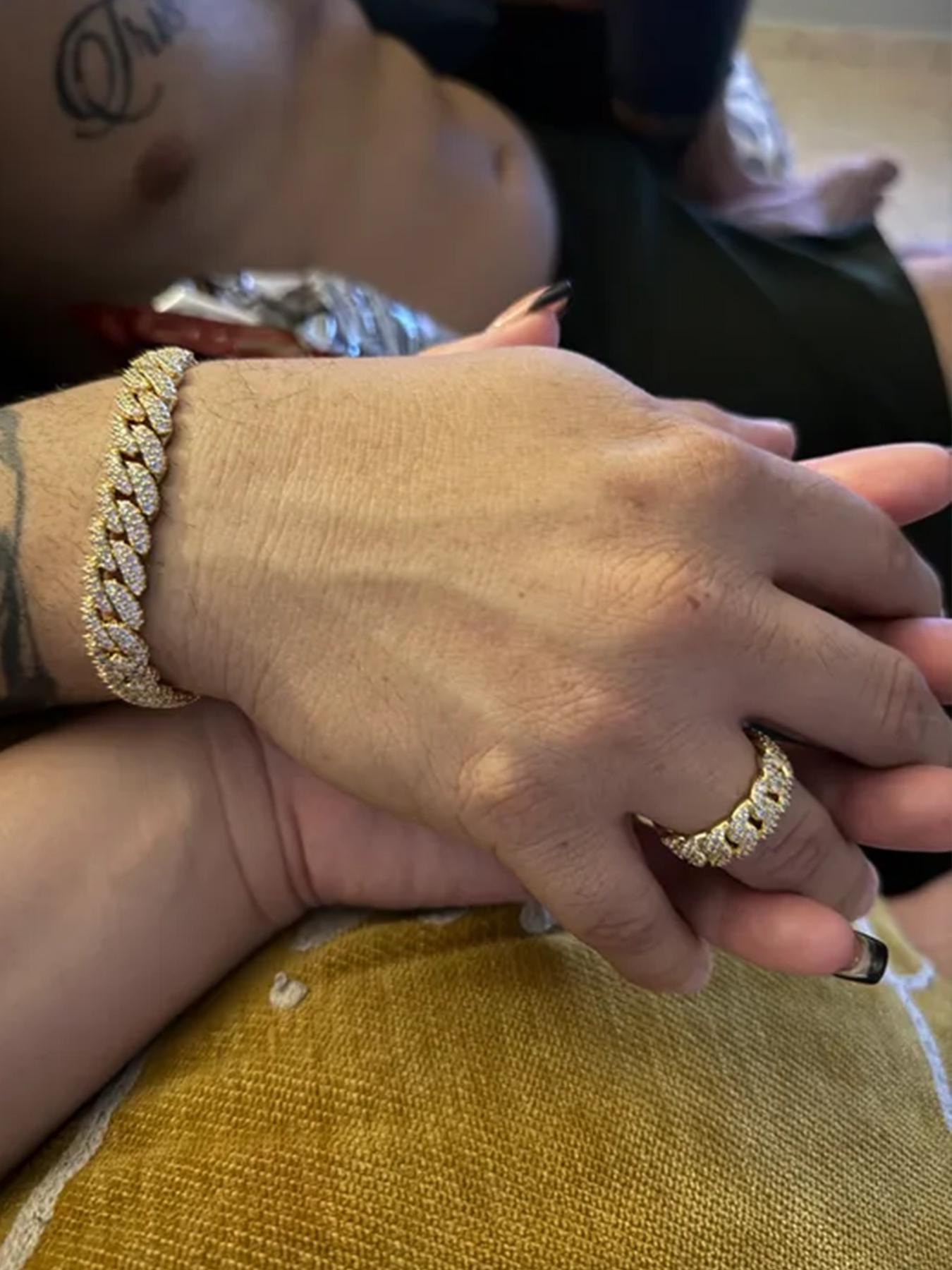 1PC ICED CHICS Double-row Zircon hip-hop ring, Cubic Zirconia Rings, full of zircon to enhance your temperament, street casual style, fashionable and versatile, birthday gift, perfect for gifting.