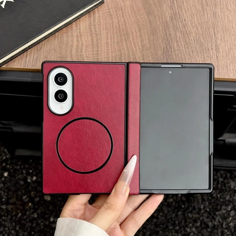 For the Galaxy Z Fold 8 Ultra/7/6/5/4, a luxurious faux-leather MagSafe Protective phone case featuring a spring-hinged shock-absorbing back cover