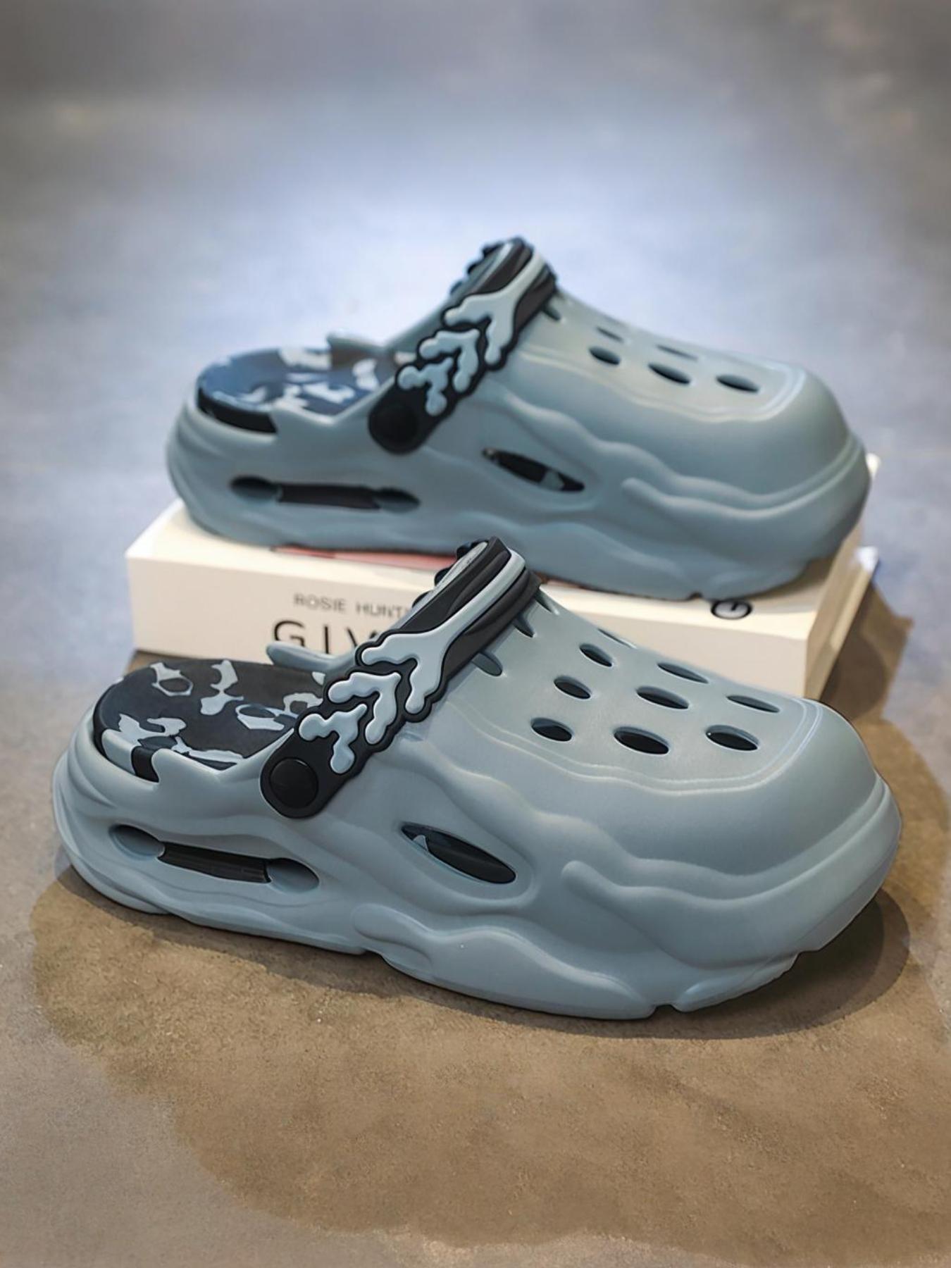 Men's Colorblock Hollow Out Design Clogs, Casual Comfortable Breathable Non-slip Clogs, Fashionable Slippers for Indoor & Outdoor Wear, Breathable Lightweight Clogs