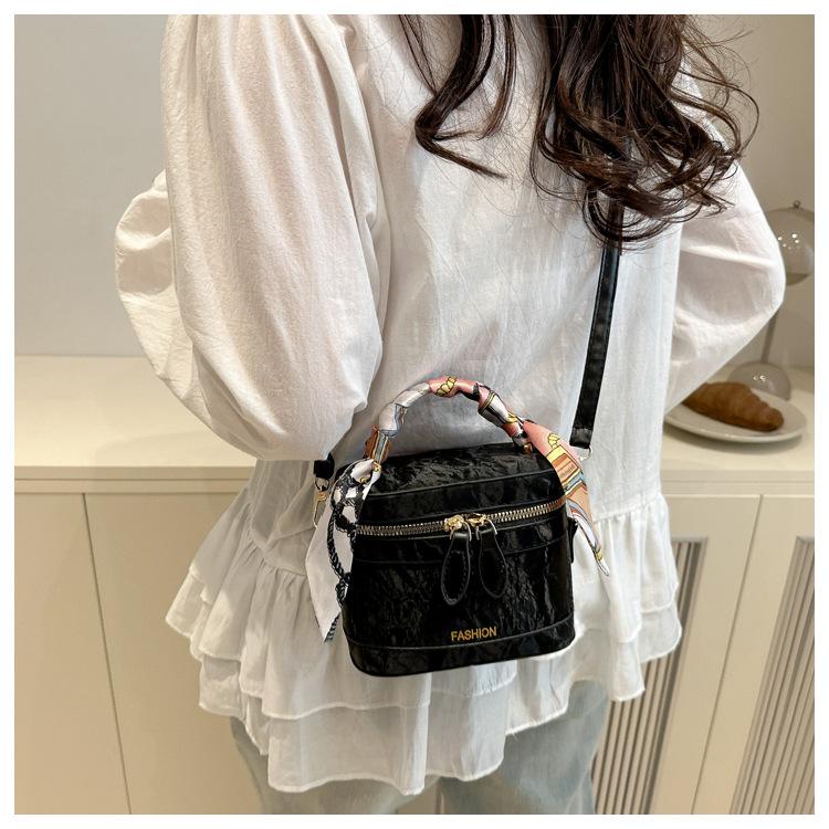 Womens Square Crossbody Shoulder Bag Korean Style Adjustable Plain Purse Cute Lightweight Athletic Small Everyday Casual Messenger Shopping Travel