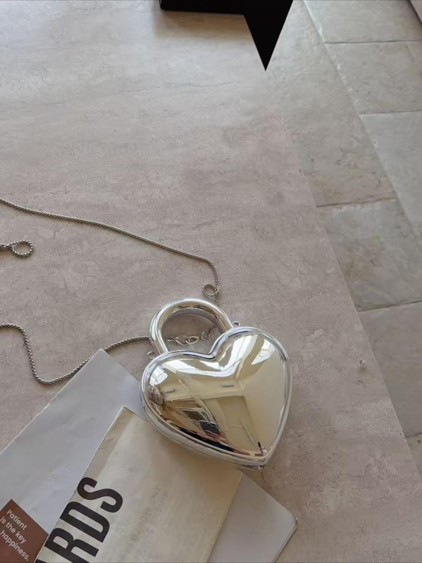 2026 New Acrylic Heart Bag for Women, Unique Trendy Chain Shoulder Crossbody Purse, Versatile Sparkly Small Handbag