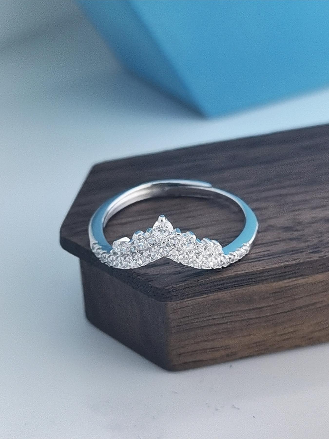 Artificial Zircon Ring, Luxurious V-Shape Wishbone Princess Crown Couple Engagement Ring, Perfect Wedding Gift for Her