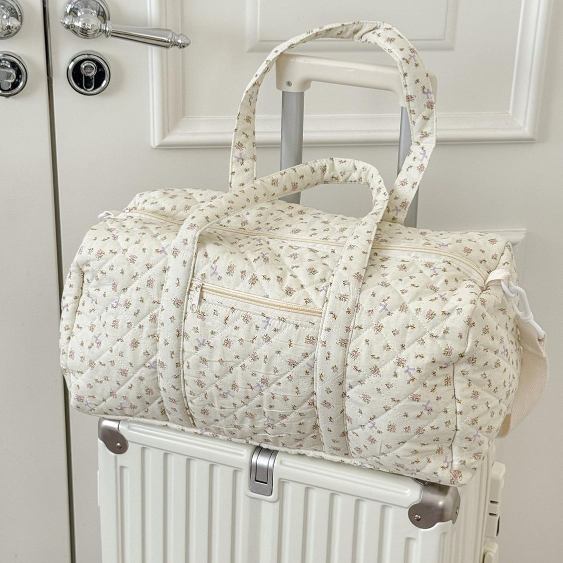 Instagram-style floral print soft quilted patchwork travel bag/gym bag with zipper; soft fabric weekend travel bag suitable for women.