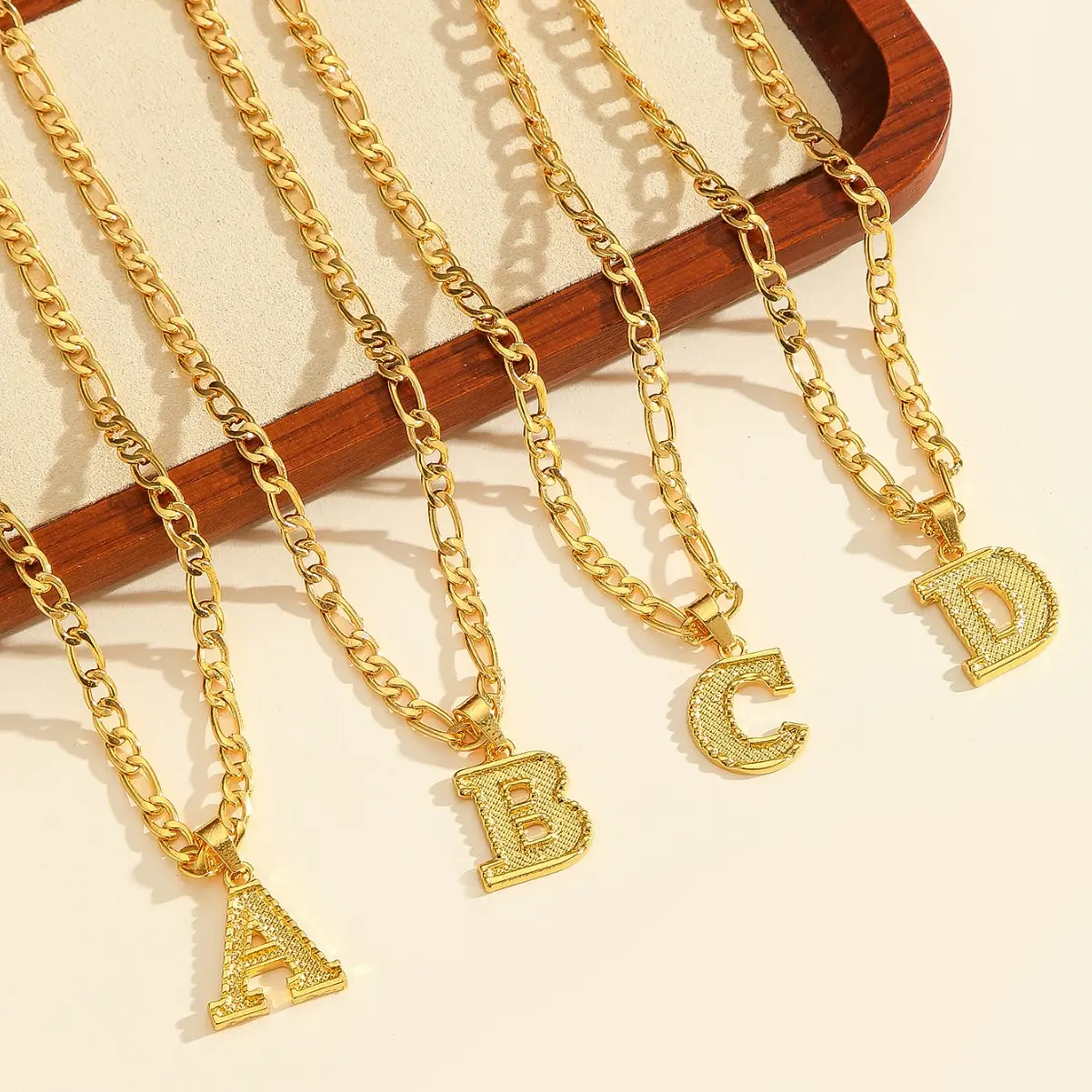 26 Unisex Alphabet Necklaces - Stainless Steel Jewelry with Letter Shapes Alphabet Pendants, Ol Fashion High-End Versatile Minimalist Accessory, Perfect Gift for Loved Ones