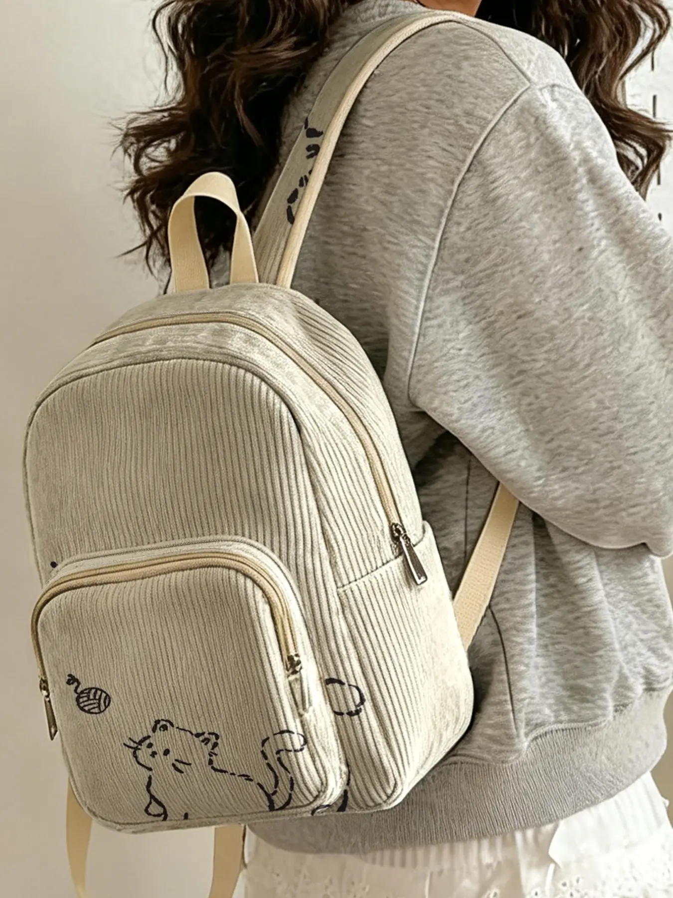 1 piece of cat and yarn ball pattern 2D printed lady's backpack, velvet texture + layered storage + light weight reduction | perfect for students to go to class/shopping/short trips | atmosphere and practicality combined