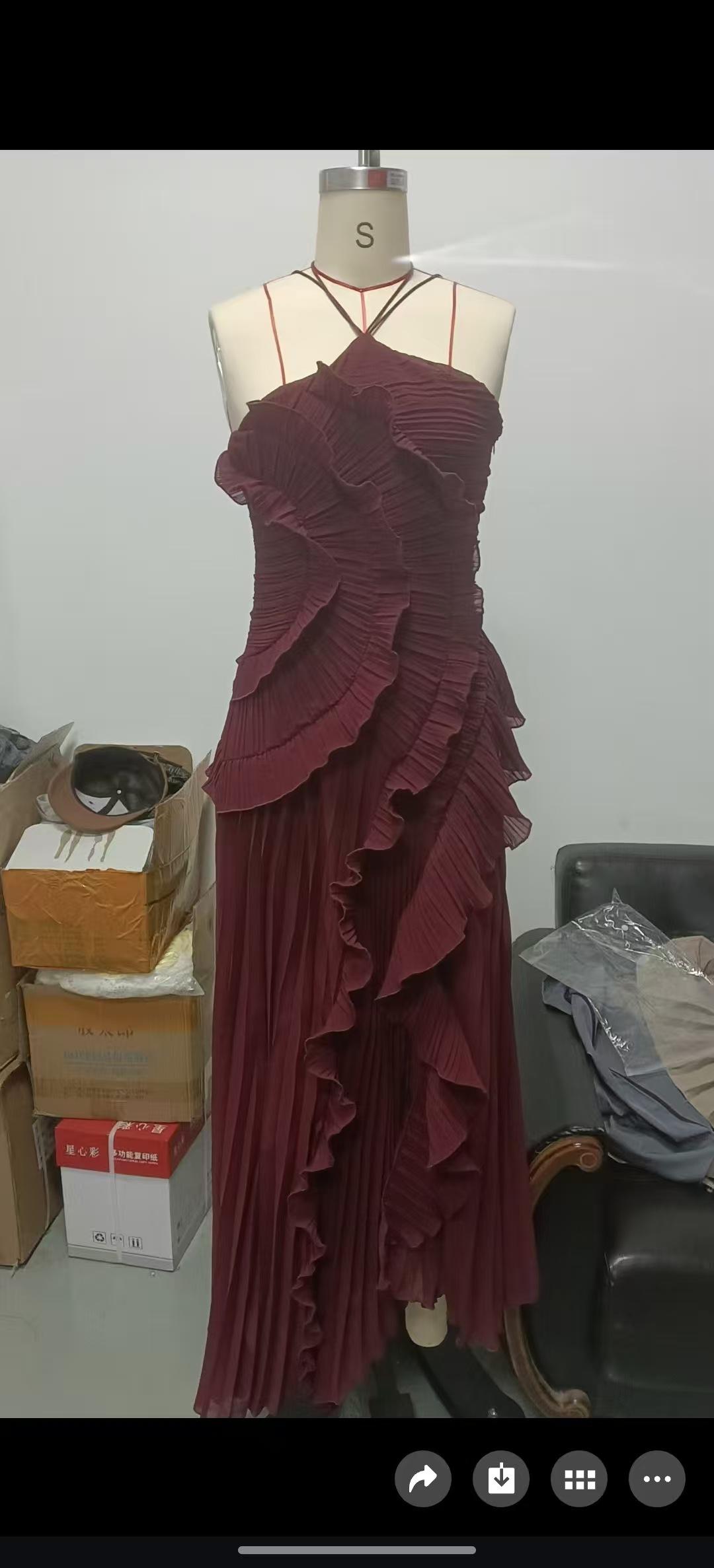 European and American Women's Fashion 2025 Summer Pleated Halter Neck Sexy Strapless Backless Dress