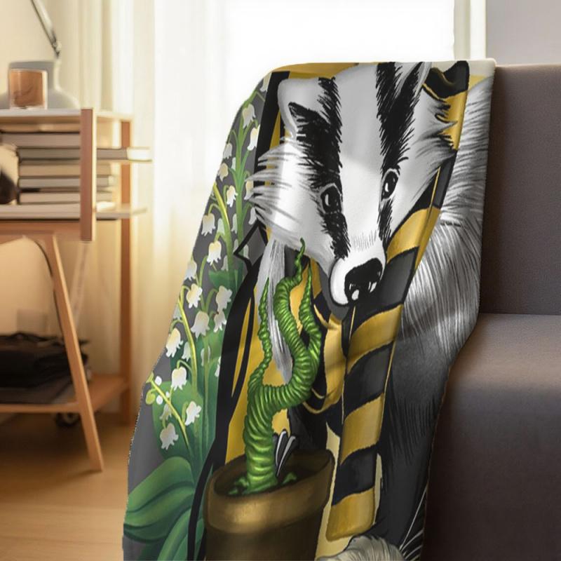 Printed modern throw blankets Hufflepuff Honesty before Glory Lightweight blanket Comfortable flannel blanket for home and travel