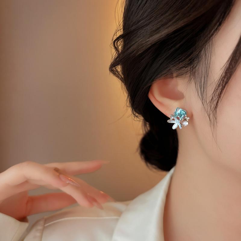 2026 New Style Simple and Fashionable Silver Needle Studded with Diamonds, Glass Oil-Dripping Starfish Stud Earrings, Light Luxury and High-End Women's Jewelry
