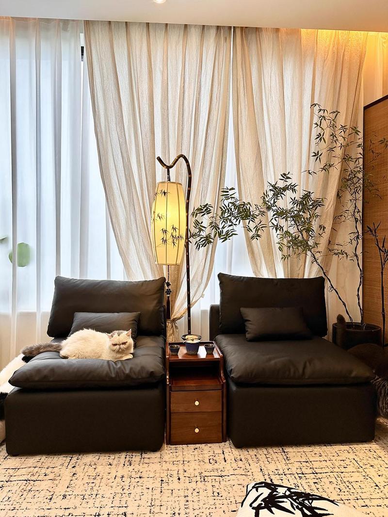 Elegant Small Nightstand, Solid wood - No MDF, Space-Saving Bedside Table with Drawers