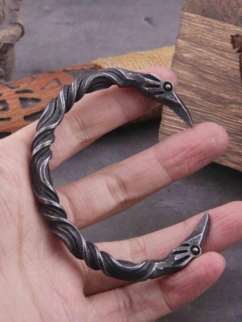 Vintage Gothic Dark Punk Crow Design Carved Open Bracelet, Trendy Punk Men's Party Style Bracelet, Unique Personality Accessory