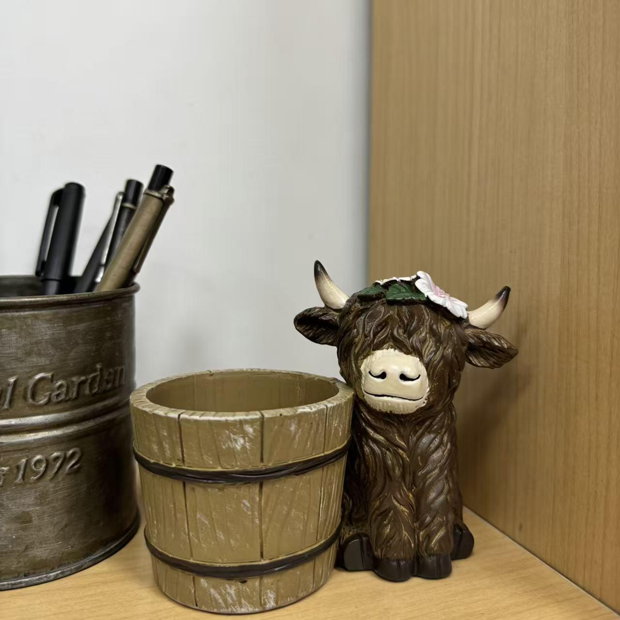 Cute Highland Cow Resin Figurine, Adorable Cartoon Desktop Decor, Office/home Desk Accessory, Healing Series Decoration