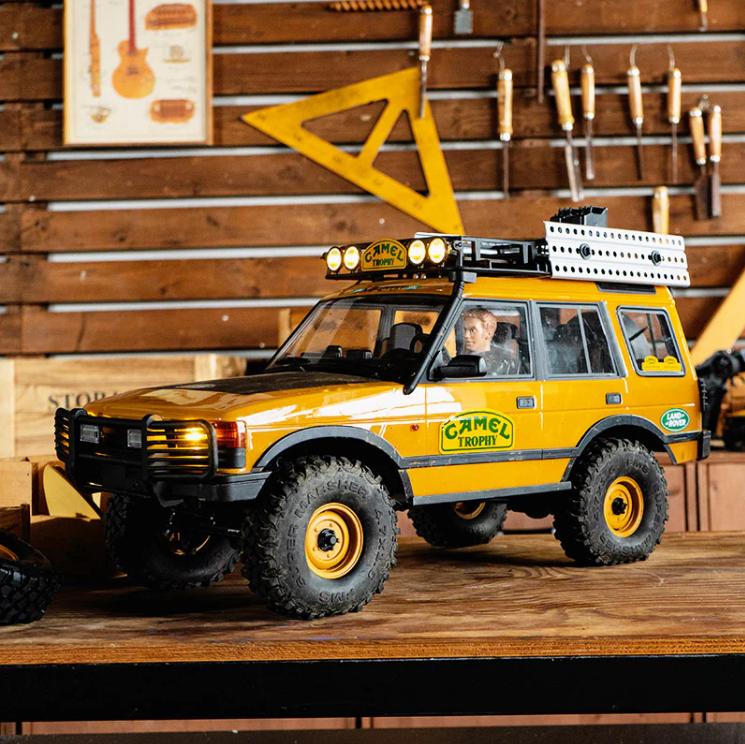 FMS 1:10 FCX10 Land Rover Camel Trophy Edition RS