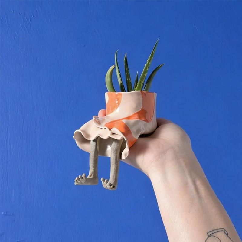 Resin Statue Base Planter, Ideal for Succulents, Cacti, Small Plants, Outdoor Use, Modern Home Office Decor, Balcony Ornament