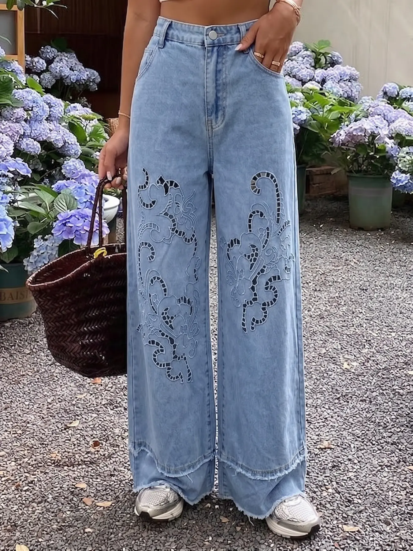 Chinese Hollow Out Embroidered Wide Leg Jeans, Elastic Waist, Dual Frayed Hem, Oversized Street Style, All Seasons