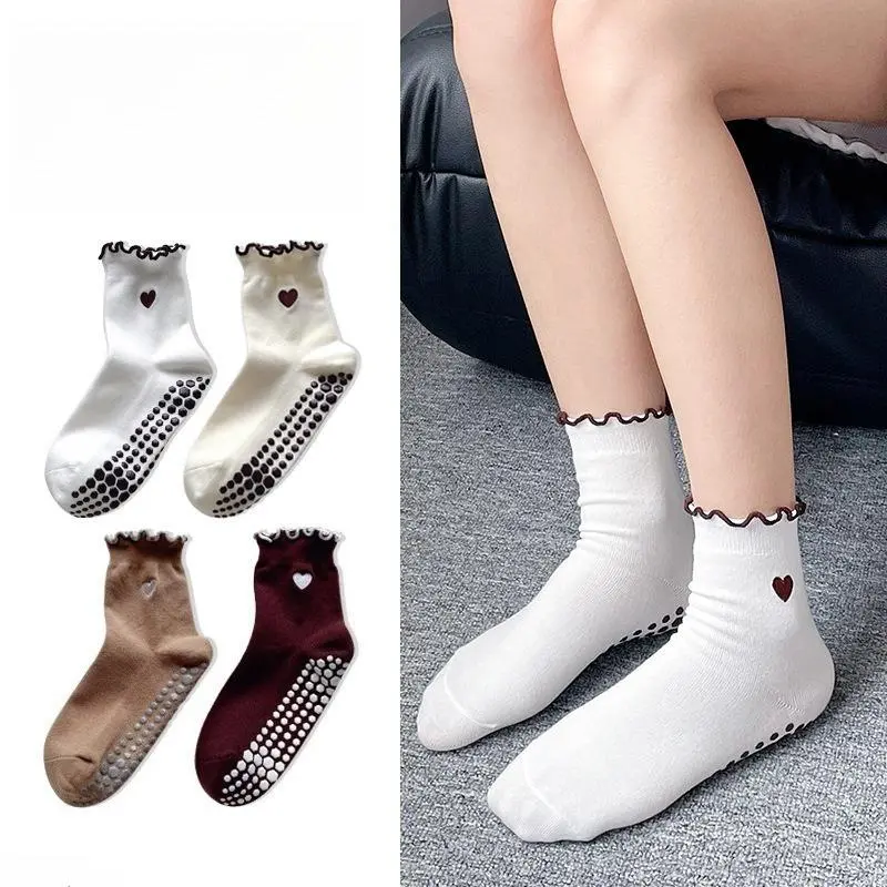 6 Pairs Women Mid‑Calf Yoga Socks, Heart‑Embroidered Non‑Slip Floor Socks, Professional Breathable Fitness Pilates Crew Socks for Indoor Workout Home Daily Use