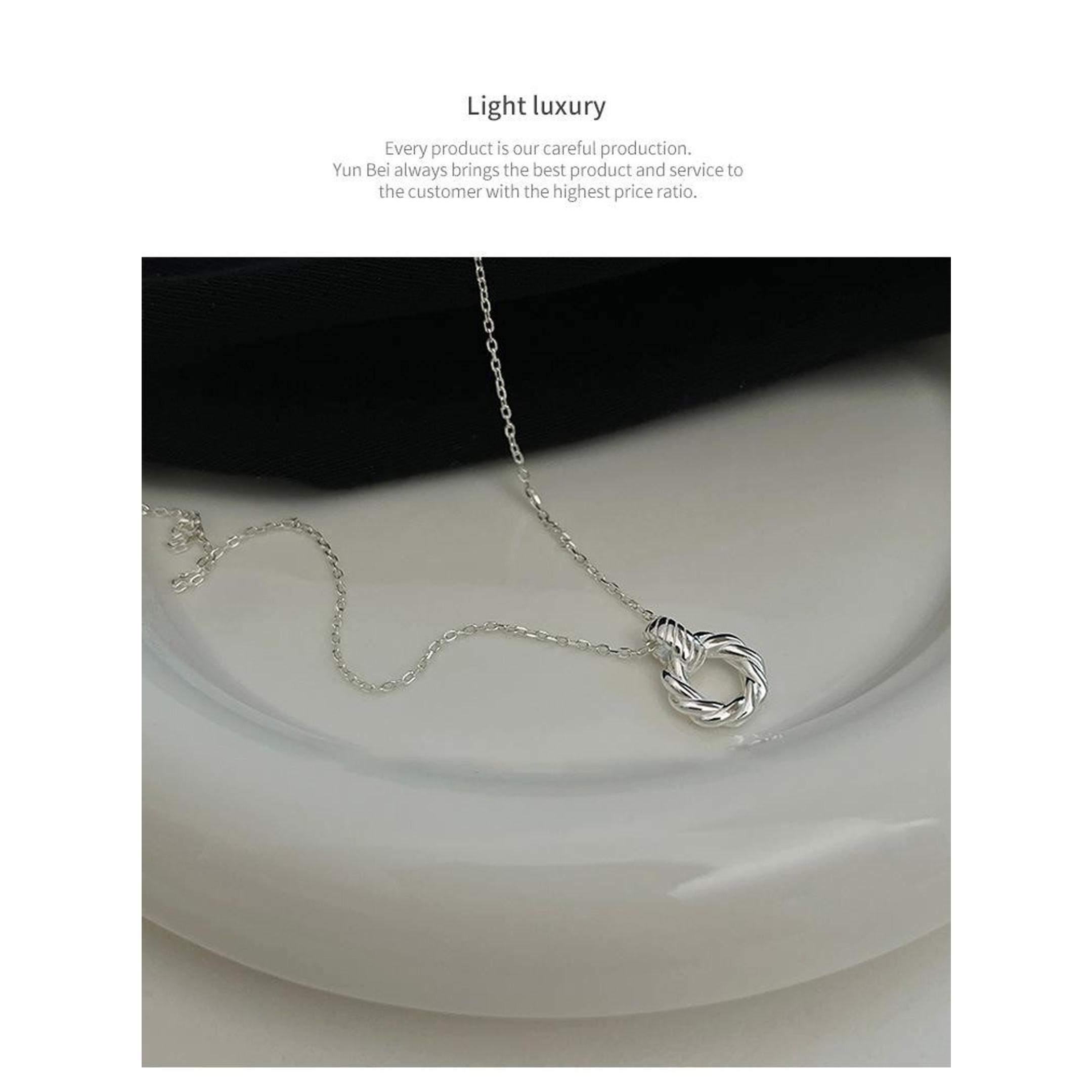 S925 Sterling Silver Small Round Necklace New Year Style Light Luxury Minimalist High-end Niche Design Collarbone