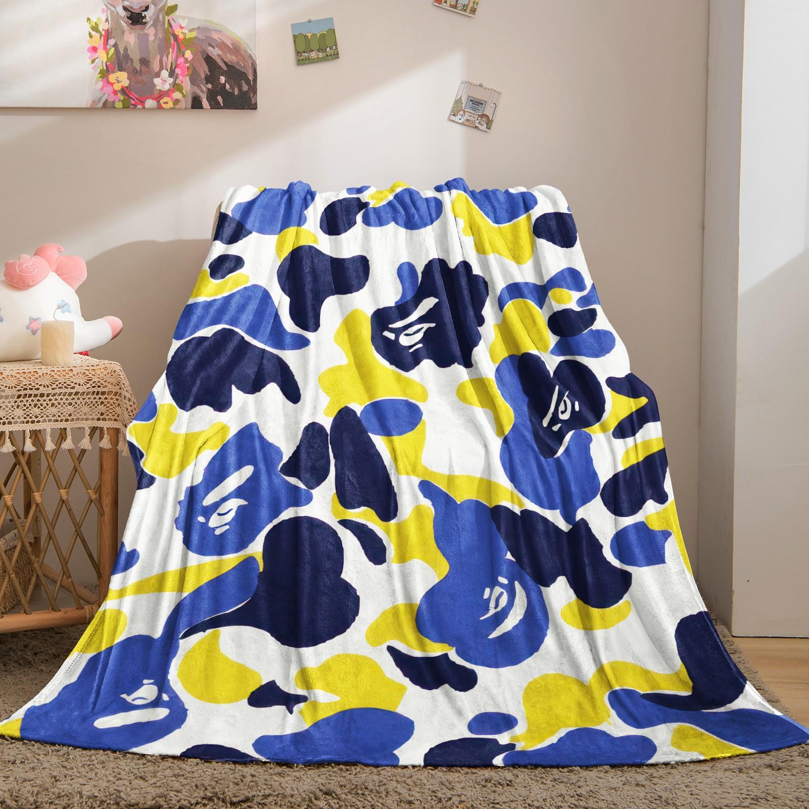 1Pcs Simple Classic Camouflage Light Warm Blanket, Fine Woven Breathable, Portable And Easy to Store, Throw Blanket for Dorm, Home And Office Nap