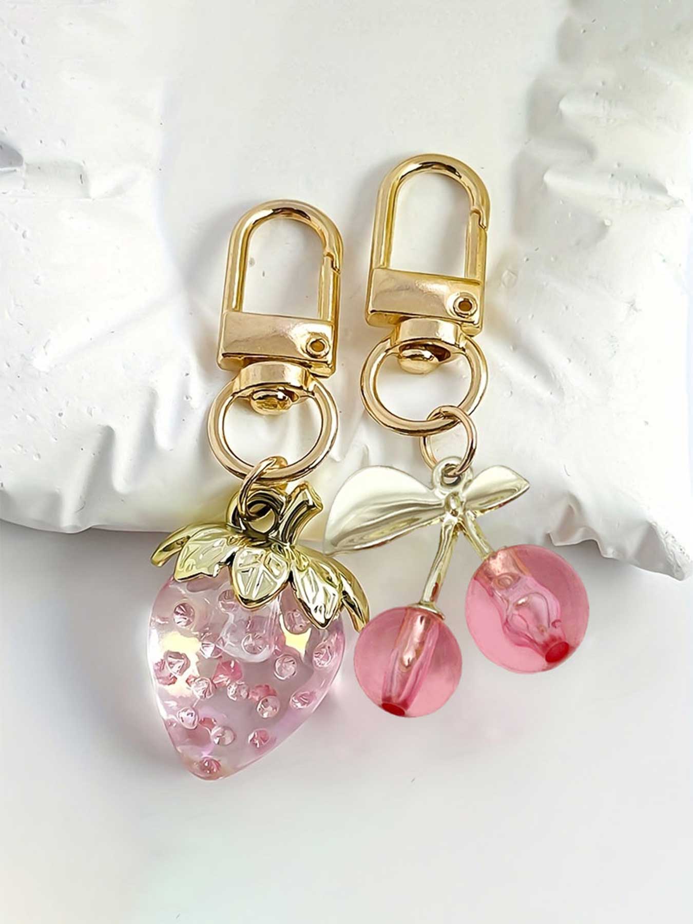 Two piece simulation Resin Fruit Keychain, Cute Pink Red Strawberry Cherry Keychain Bag Charm Purse Handbag Backpack Pendant Accessories, Strawberry Cherry Pendant Charms Wallet Decoration Keychain, perfect gift for Christmas Valentine'S Day