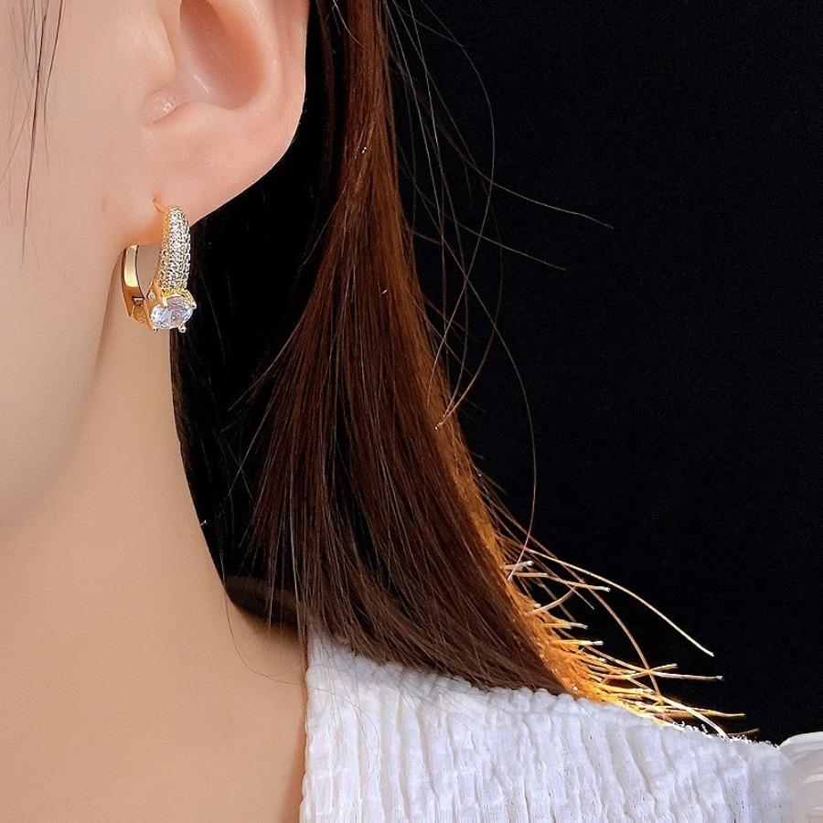 Korean version of popular jewelry, eight hearts and eight arrows, like water, ear buckles, temperament, light luxury and versatile, high-end earrings, earrings.