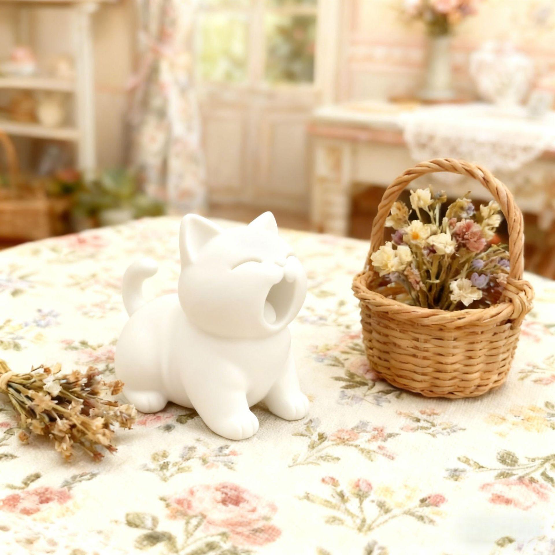 3D Printed Cute Yawning Cat Desktop Ornament Statue, Stress Relief Plush Pet Figurine, Adorable Home Decor Gift Idea