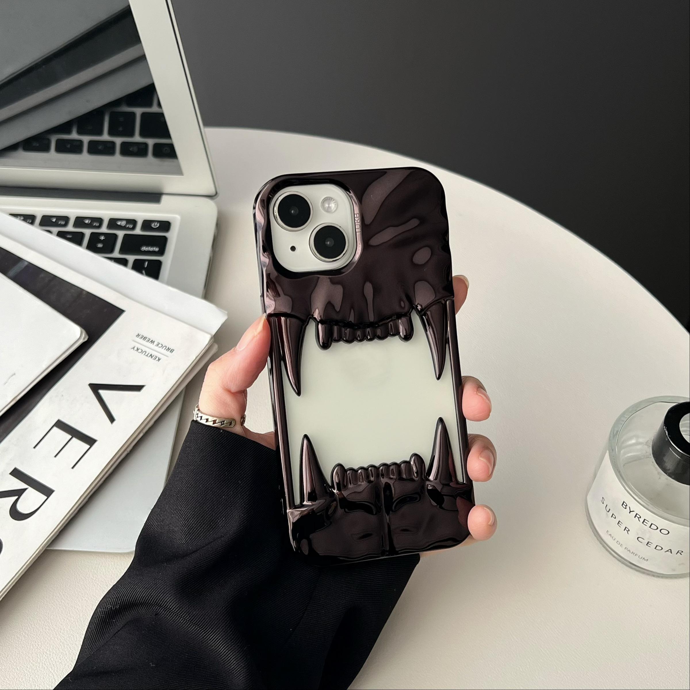 Fashion Cool Electroplated Silver Black Skull & Fangs Design, Imitation Metallic Glossy Hollow Heat Dissipation Soft Protective Case For iPhone 11 12 13 14 15 16 17 Pro Max, Creative Holiday Gift Phone Case For Men, Women, Kids and the Elderly